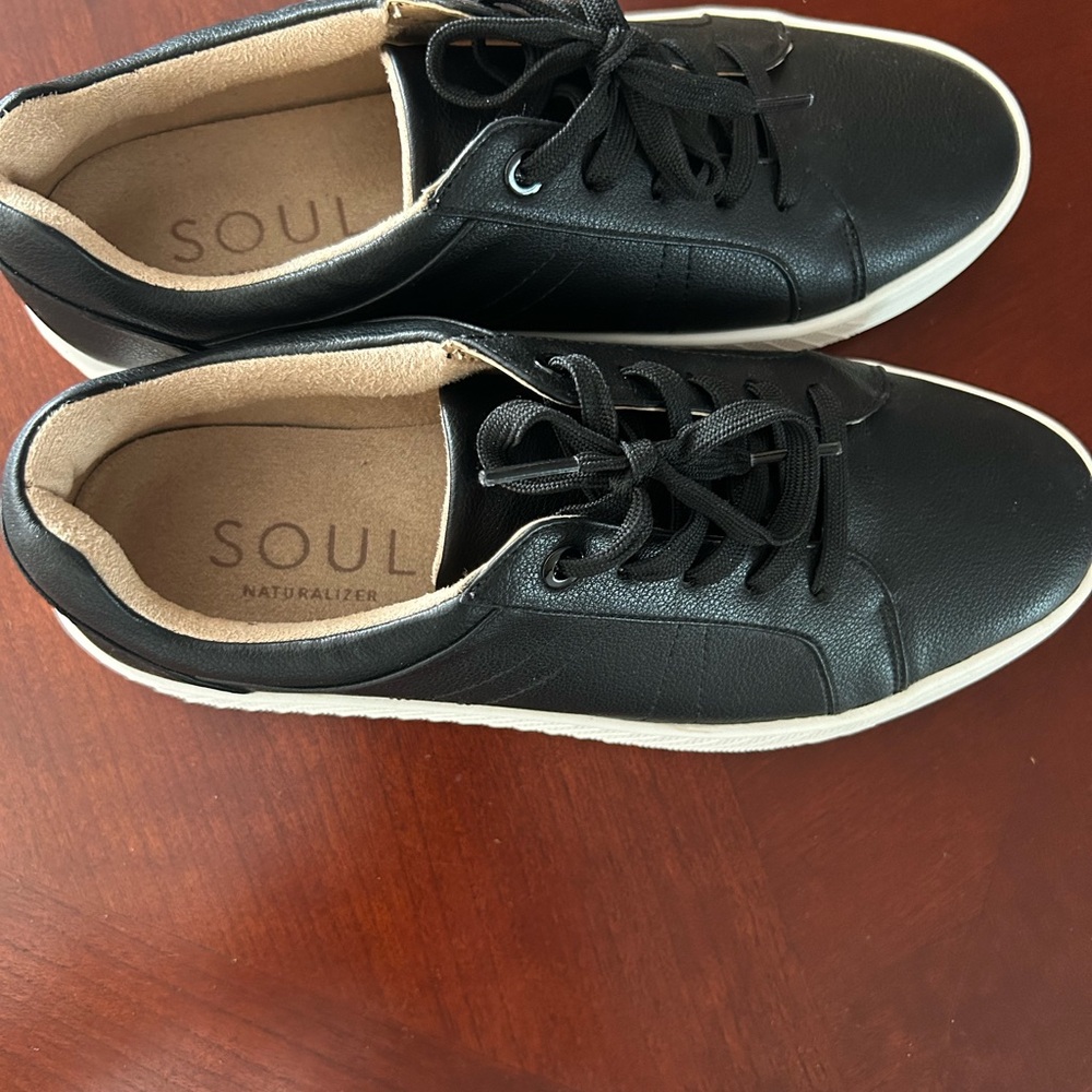 SOUL Naturalizer Black Athletic Shoes